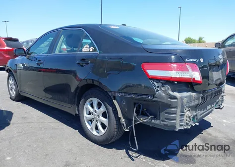 2011 Toyota Camry Le z USA, uszkodzony, nr VIN 4T1BF3EK2BU136804